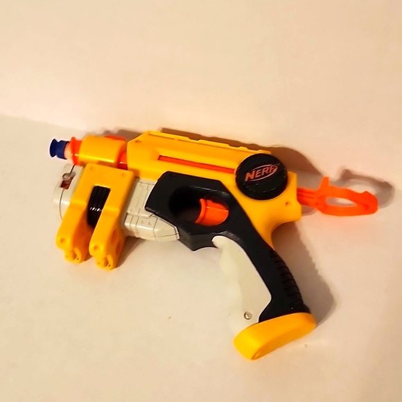 5/$10 Nerf single shot Blaster - Picture 1 of 3
